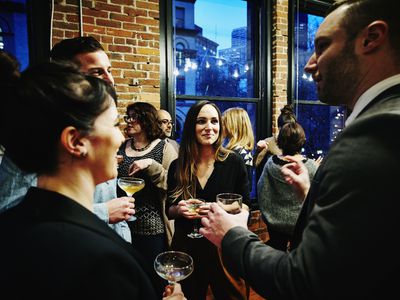 这些策略可以帮助你在社交方面显得更聪明。