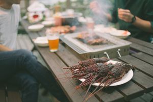 海鲜烧烤配日本大螯虾