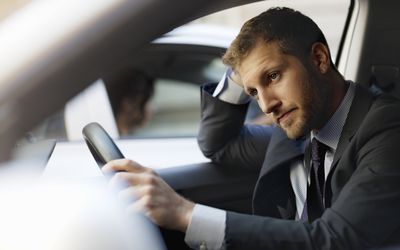 汽车在交通的人