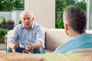 年长男子Conselor