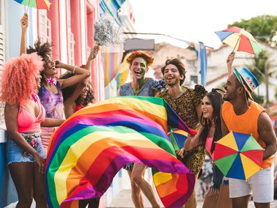 人们庆祝LGBTQ +骄傲