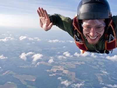 唤醒理论解释了为什么人们会寻求刺激的活动。