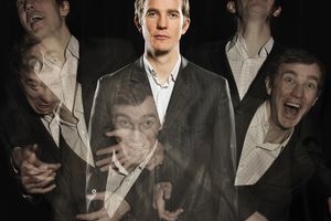 与一些面部表情描绘一个男人