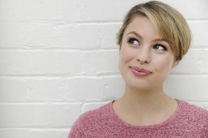 一个冥想她的心态的女人