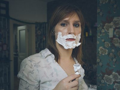 变性妇女剃须