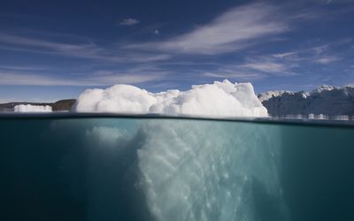 冰山水下Ililussat