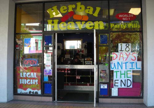 Storefront advertising final days of legal BZP