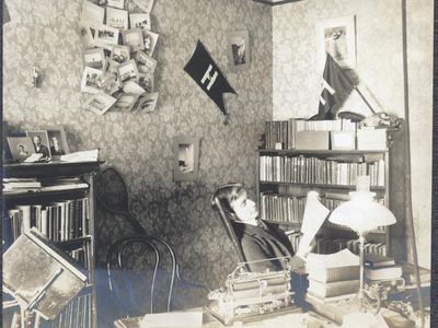 Robert Yerkes在他的办公室在哈佛