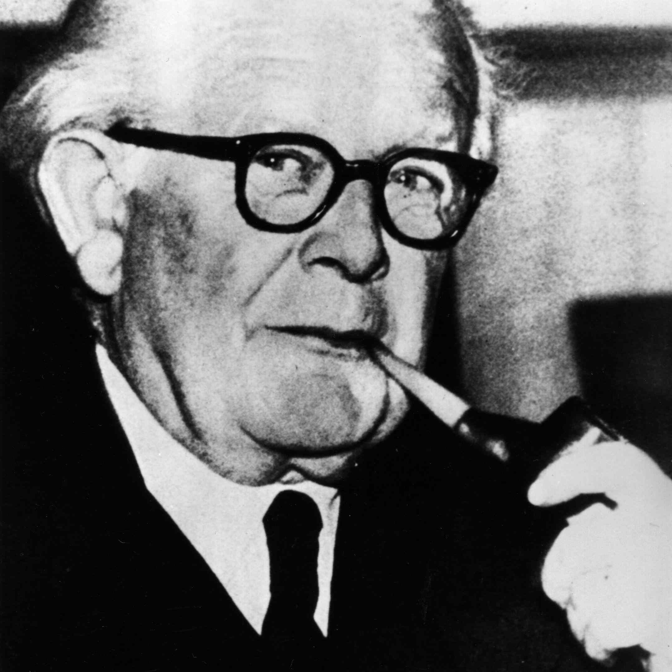 让彼得帕皮吸烟