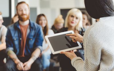 心理学的参与者听着演讲者学习万博maxbetx官网登陆