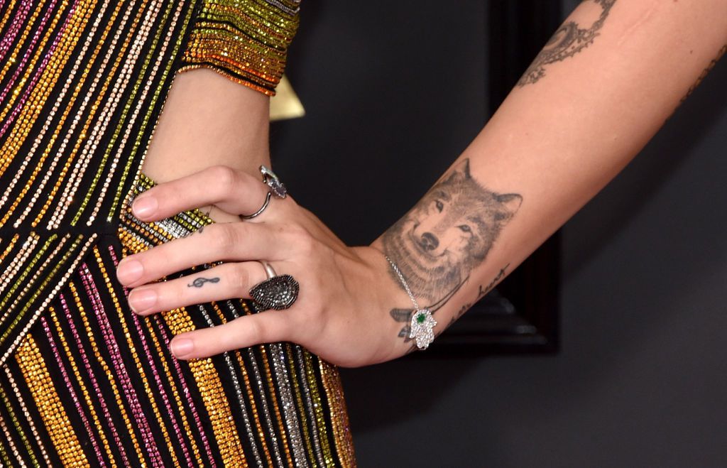 手上有音符纹身