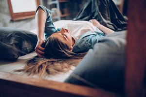 以期抽筋的女人