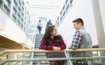 商场里的一男一女