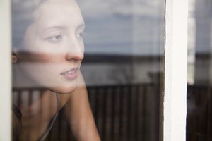 回避型人格障碍会导致孤独。