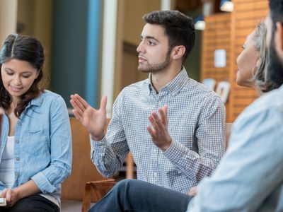 年轻人参加组疗法