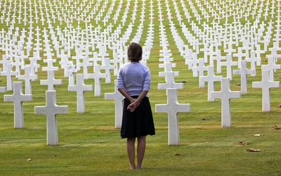 十字架在美国公墓，托斯卡纳，意大利。