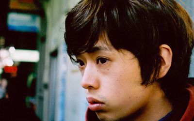 生气年轻的亚洲人