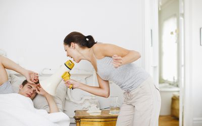 醒来一个人的女人