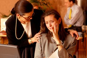 办公室工作者哭