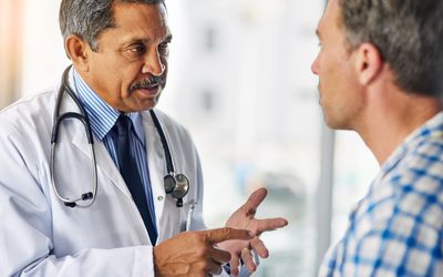 医生谈话与男性患者
