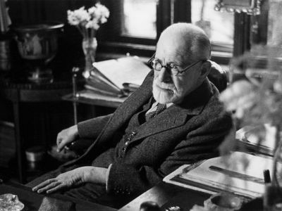 西格蒙德·弗洛伊德在他的办公室