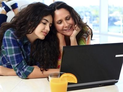 看计算机的母亲和女儿