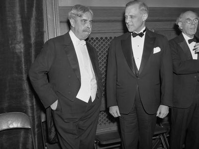 科学家爱德华·桑德克斯和卡尔特·康普顿