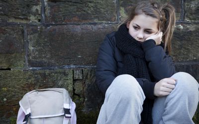 抑郁症在青少年中很常见，可能是自杀的主要危险因素。