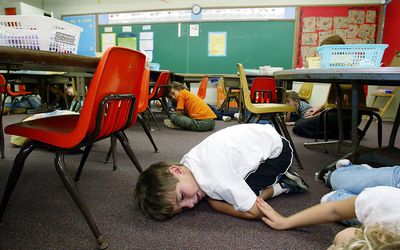 夏威夷幼儿园园丁练习锁定训练