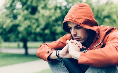 公园里郁闷的人