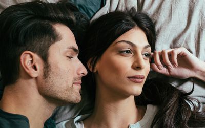 躺下夫妇，关闭