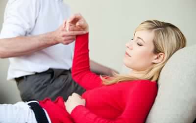 催眠疗法可用于治疗焦虑。