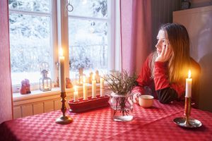 一个人过圣诞节可能是因为社交焦虑。