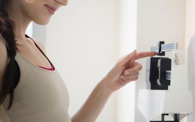 称自己的少妇在站立标度