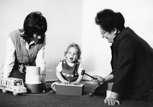 Mary Ainsworth working with a child