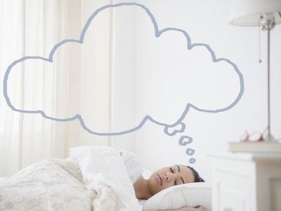 睡在空思想泡泡里的西班牙裔妇女