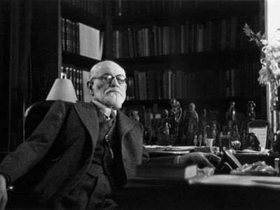 西格蒙德·弗洛伊德在他的办公室