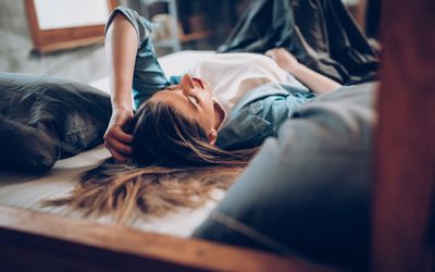 周期痉挛的女人