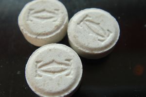 狂喜（MDMA）平板电脑白色