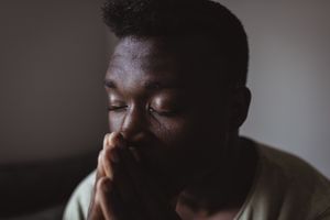 看起来的黑人被注重