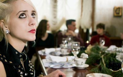 假日冲突会导致压力和睡眠不足。