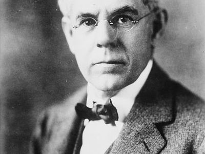 詹姆斯·麦肯卡特尔